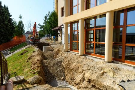 Ureditev okolice OŠ Semič